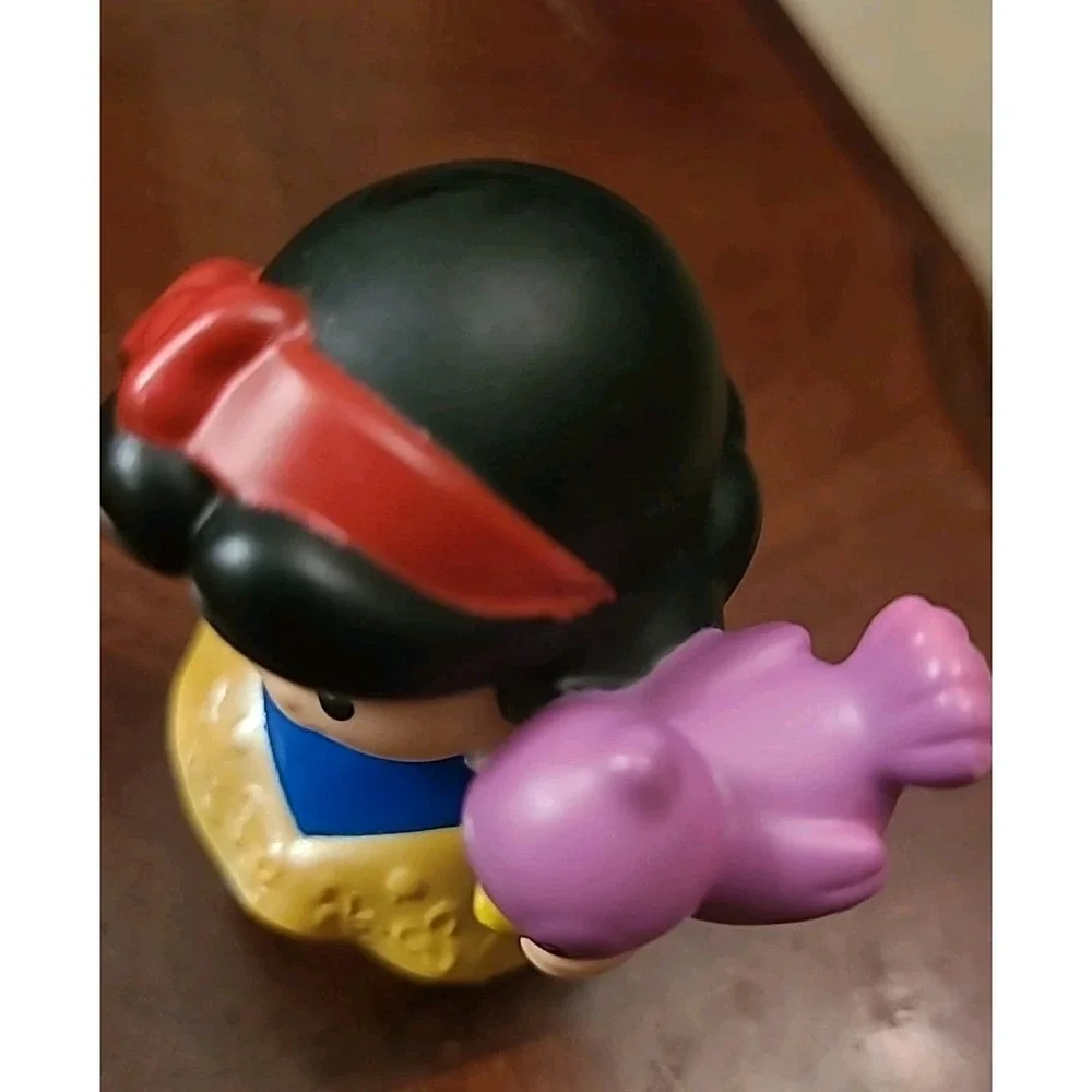 Fisher Price Little People Disney Princess SNOW  WHITE Figure Purple Bird 2016